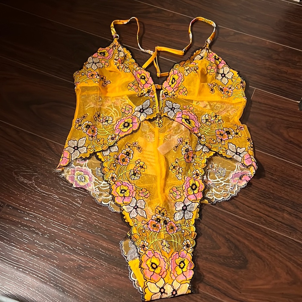 Flower poppy print lace teddy Savage X Fenty